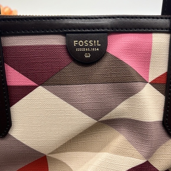 Fossil Geometric Patterned Plastic Coated Tote Bag. MCB4528C - Picture 6 of 16